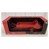 Scale Models IH McCormick Spreader