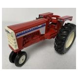 Scale Models White Cockshutt 1855 Tractor