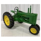 Scale Models John Deere B Tractor