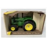 Ertl John Deere 1953 Model D Tractor