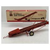 1/16 IH McCormick Elevator in Box - Eska