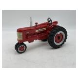1/16 Farmall 350 - Freheit