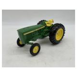 1/16 John Deere 2030 Snub Nose