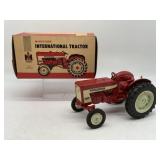 1/16 IH 404 Utility in Box - Eska