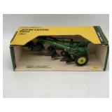 1/16 John Deere Plow in Yellow Top Box