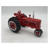 1/16 Farmall Super H - Freheit