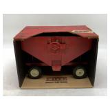 1/16 International Gravity Wagon in Red/Black Box
