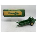 1/16 John deere Long Lever Spreader - Eska