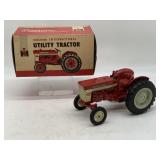 1/16 IH 340 Utility in Box - Eska