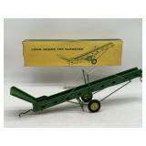 1/16 John Deere Elevator in Box - Eska