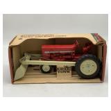 1/16 International 544 w/ Loader in Red/White Box