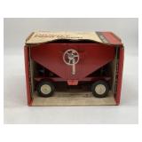 1/16 International Gravity Wagon in Box