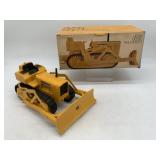 1/16 John Deere 450 Dozer in Ice Cream Box - Ertl