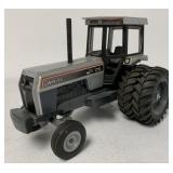 1/16 Scale Models White 195 Workhorse Tractor