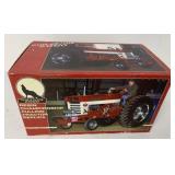 1/16 Survivor 2000 460 Farmall Pulling Tractor