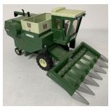 Ertl Oliver 7600 Combine