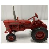 1/16 Scale International 140 The Replica Tractor