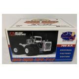 1/32 Big Bud 16V-747 Power Shift Tractor & Box