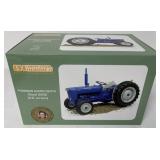 Universal Hobbies Fordson Super Dexta 2000