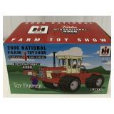 1/32 IH 4366 Tractor in box
