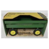 1/16 Ertl John Deere Wagon