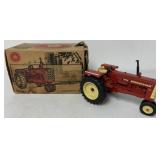 Ertl White Cockshutt 1555 Tractor