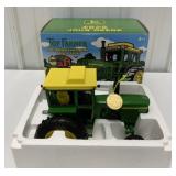 1/16 JD 4520 Tractor in box w/Medallion
