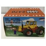 1/32 Case 2470 Tractor in box