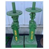 2 Oliver,Row Crop Rear Axel Display