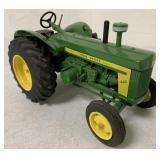 Stephan 1/16 Scale John Deere 820 Tractor