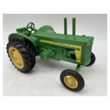 1/16 JD 820 Tractor