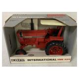 Ertl 1/16 International 1066 ROPS Tractor