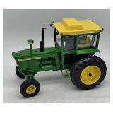 1/16 JD 4020 w/ cab small paint chip
