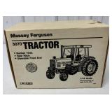 1/16 Ertl massey Ferguson 3070 Tractor in box