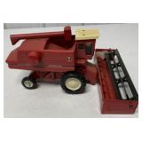 1/32 Ertl International Axial-Flow Combine