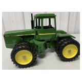 1/16 Ertl John Deere 8650 Tractor