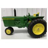 1/16 John Deere 3020 Tractor, repainted