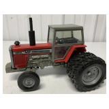 1/20 Ertl Massey-Ferguson 2805 Tractor