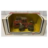 1/32 Ertl Massey Ferguson 4880 4WD Tractor