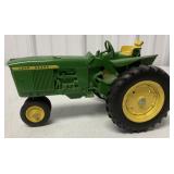 1/16 John Deere 3020 Tractor