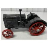 1/16 McCormick Deering 10-20HP Tractor
