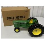 1/16 John Deere 3010 Row Crop Tractor w/box