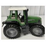 1/16 Scale Models Fendt 716 Tractor w/ box