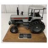 1/16 WFE 2-135 Field Boss Tractor with Base
