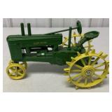1/16 John Deere A Tractor