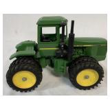 1/16 Ertl John Deere 8650 Tractor