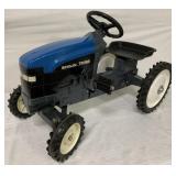 Ertl New Holland TM165 Pedal Tractor