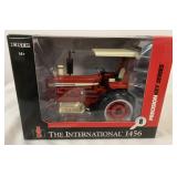 1/16 Ertl International 1456 Tractor in box