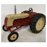 1/16 Ertl Black Hawk 40 Tractor
