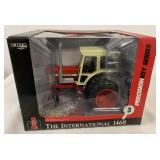 1/16 Ertl International 1468 Tractor in box